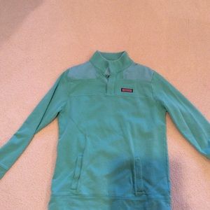 ✨vineyard vines pull over✨